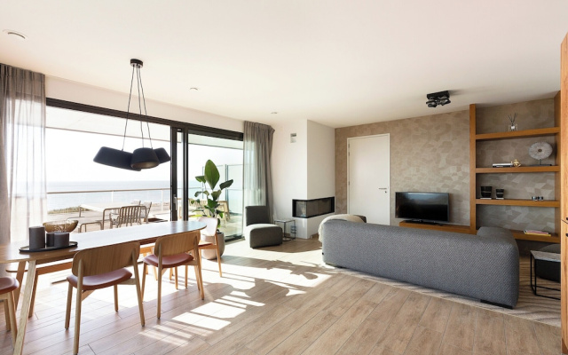 Luxury Seaview Apartment for 4