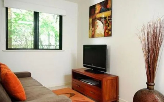 Cairns Beach Holiday Apartment – Guest Rooms – Cairns