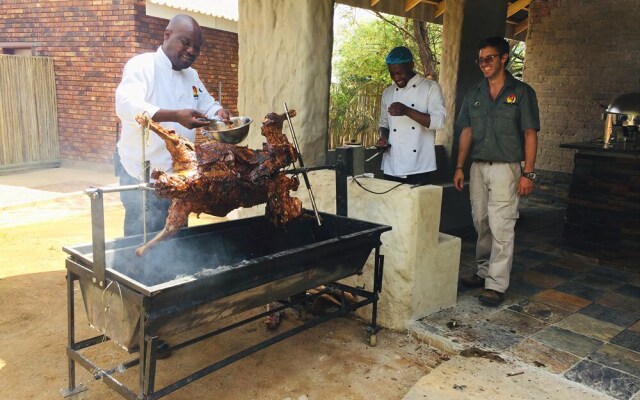 Manong Game Lodge