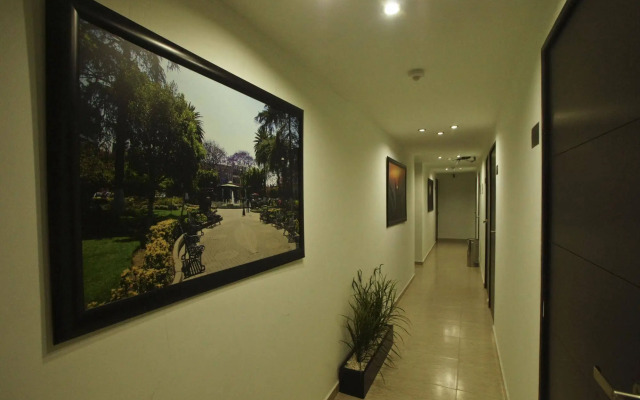 First Inn Hotel & Business