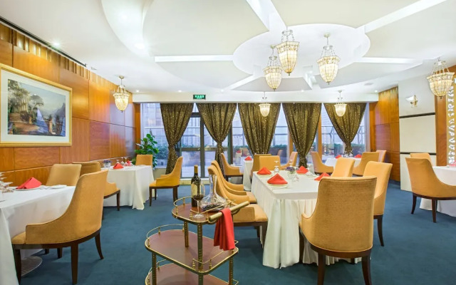 Golden Eagle Crown Executive Apartment