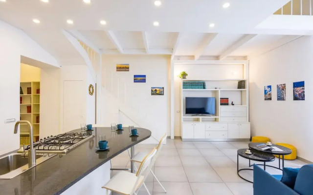 Quartieri Spagnoli Modern Flat by Wonderful Italy