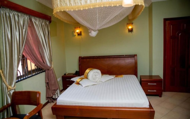 Lush Garden Business Hotel