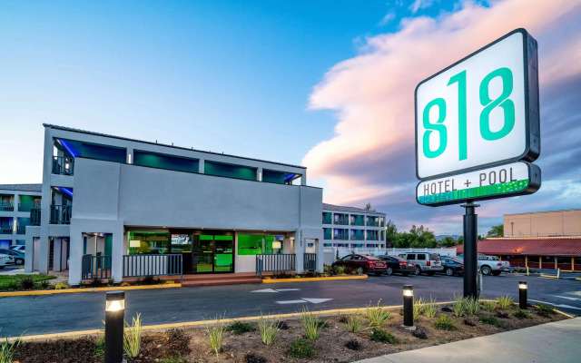 818 Hotel + Pool, an Ascend Hotel Collection Member
