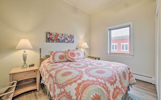 Downtown Loft Apartment, Steps to Riverfront!