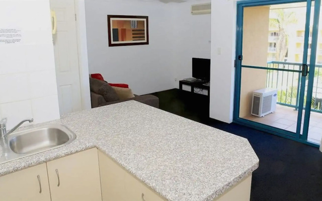 Karana Palms Self Contained Apartments