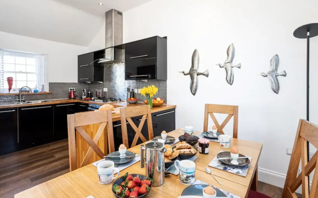 Lighthouse With Sea-views in Cumbria, No Deposit