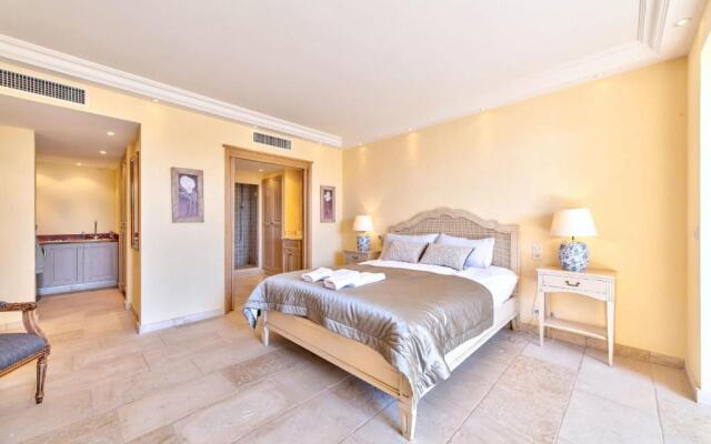 Villa Pertuades Villa with amazing sea view and swimming pool