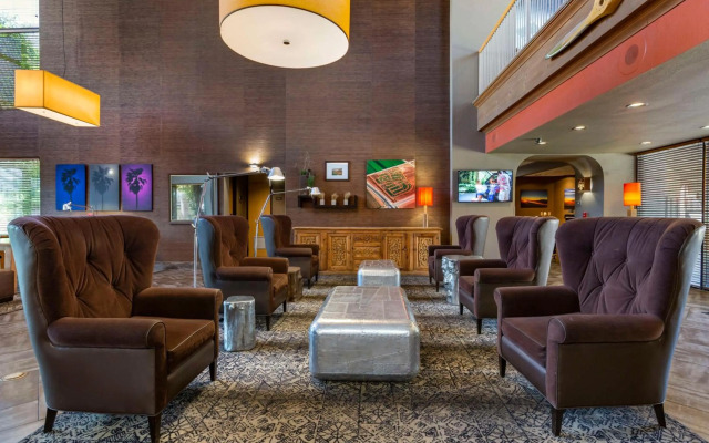 Best Western Plus Scottsdale Thunderbird Suites