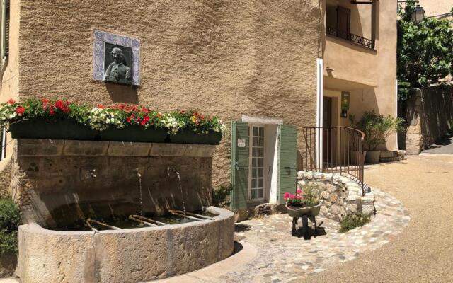 La Maison de Moustiers