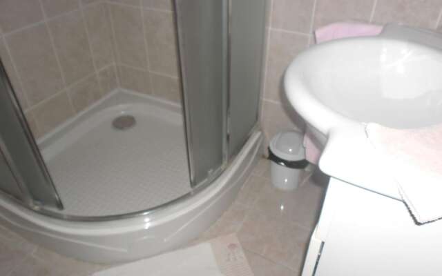 Two-Bedroom Apartment in Banjol