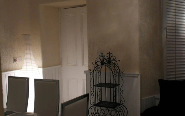 Robert The Bruce Apartment