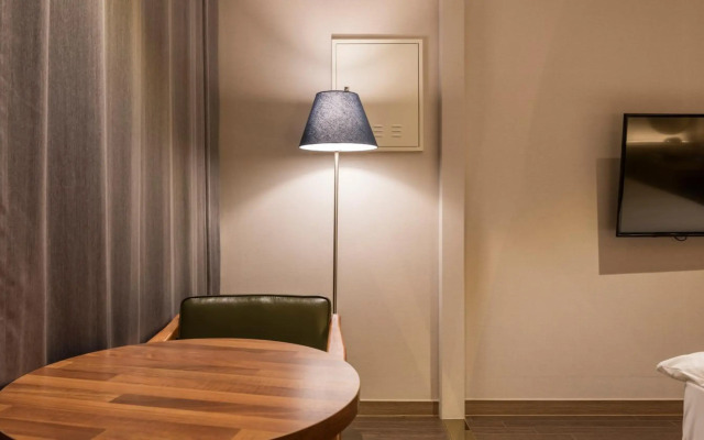 The First Stay Hotel