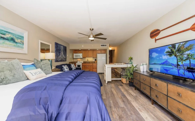 Royal Kahana 119 Studio Studio Bedroom Condo by RedAwning