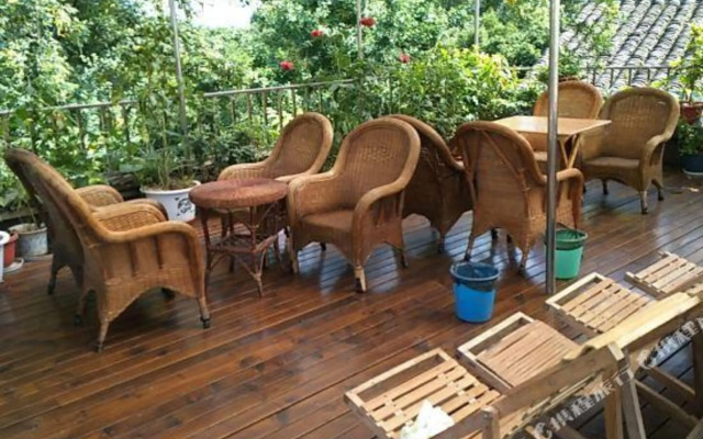 Pingle Ancient Town Lijiang Hostel
