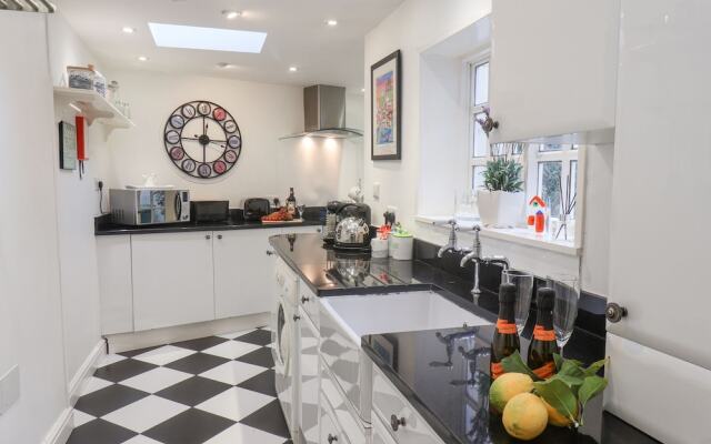 20A St Hilda's