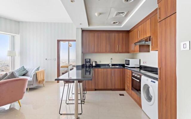 Elegant high-rise 1-Bdrm apartment w/ smart access