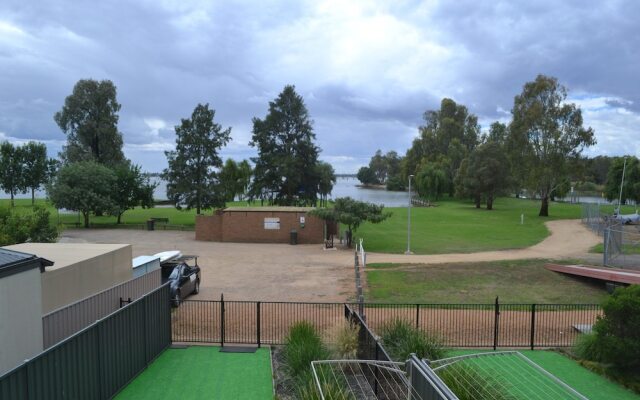 Waterview - 2 Doc Crt