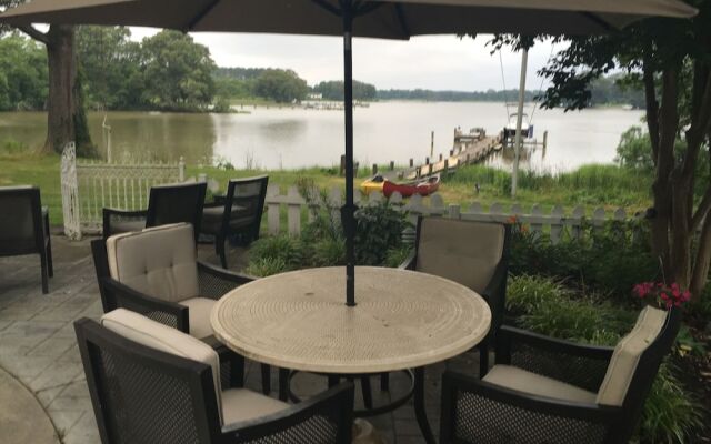 Miles River Guest House