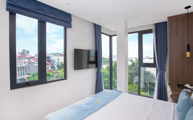 Lake View Hotel