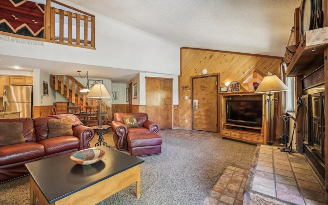 Pine Ridge 11e 2 Bedroom Condo