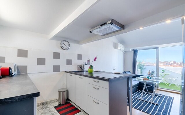 Rare - Nice Loft on the Rooftops of Marseille!