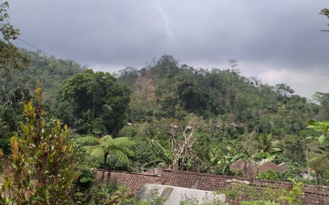 Kus Homestay