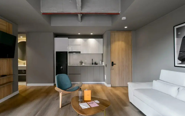 w Cozy 1BR w/ Brilliant Balcony in Unicentro