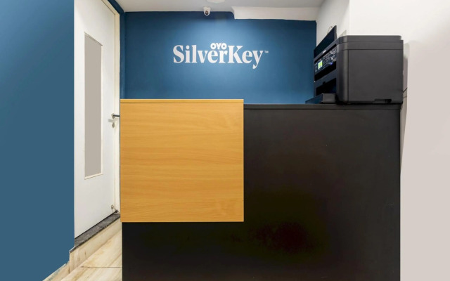 OYO SilverKey 76075 Softvision College