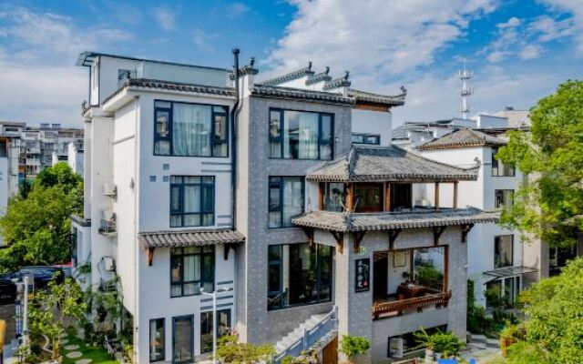 Wuyuan Mishu·Shiguang Homestay (County Center Xiangao Ancient City)