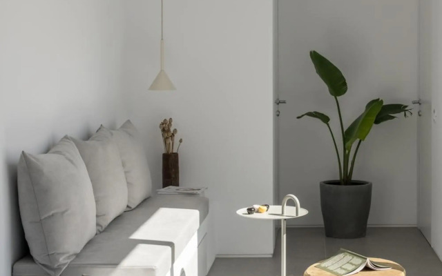 Villa Mimaze Minimalist Living