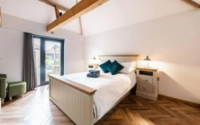 Host Stay Willow Barn
