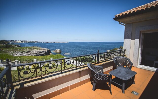 House With 4 Bedrooms in Burela, With Wonderful sea View and Enclosed