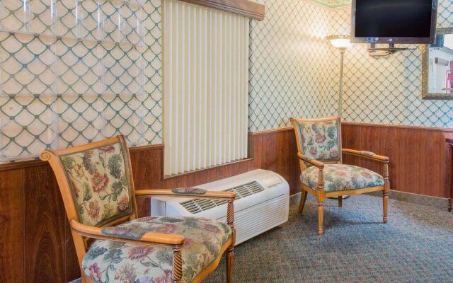 Knights Inn Sandusky