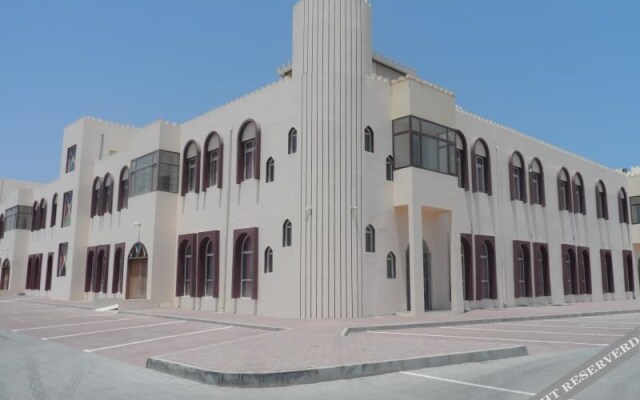 Al Mandoos Hotel