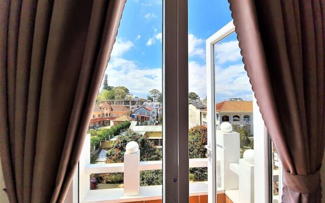 Himalaya Phoenix Dalat Boutique