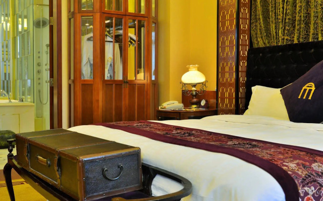 The Mansion Hotel