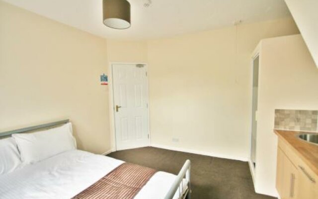 Central Studios Hatherley By Roomsbooked