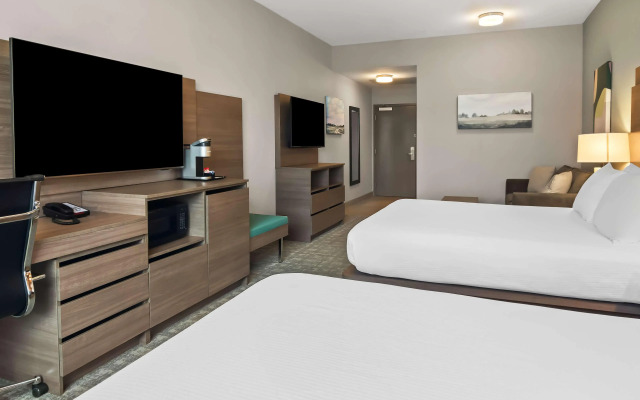 Best Western Plus Pitt Meadows Inn & Suites
