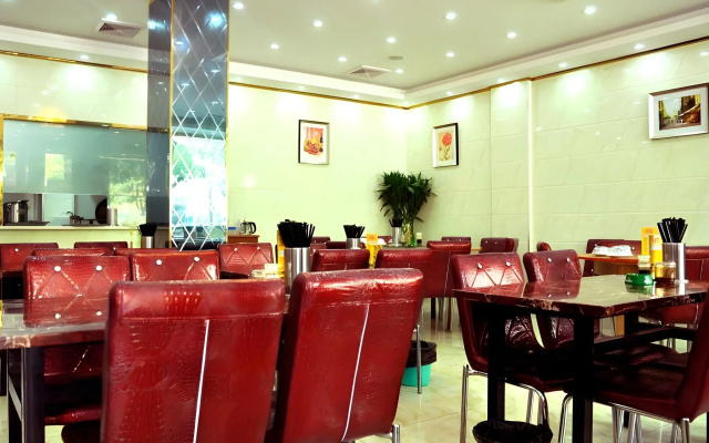 GreenTree Inn Shanghai FTA Waigaoqiao Free Trade Zone North Subway Station Shell Hotel