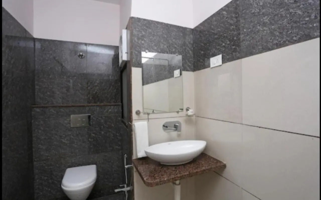 OYO 19312 Hotel Shiv Shakti