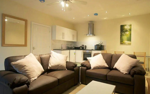 Treetops Cottages & Spa