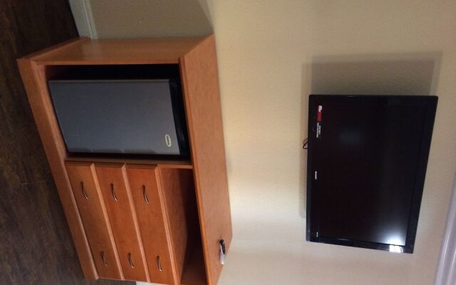 Studio 6 Suites Gardena, CA