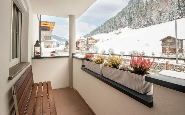Large Holiday Apartment With Large Balcony in Kappl