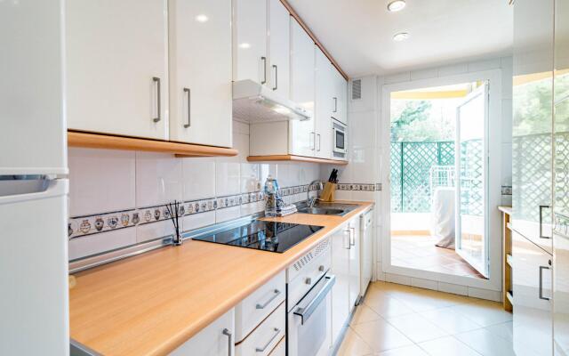 SAM2.4I- Cozy apartment walking distance to beach