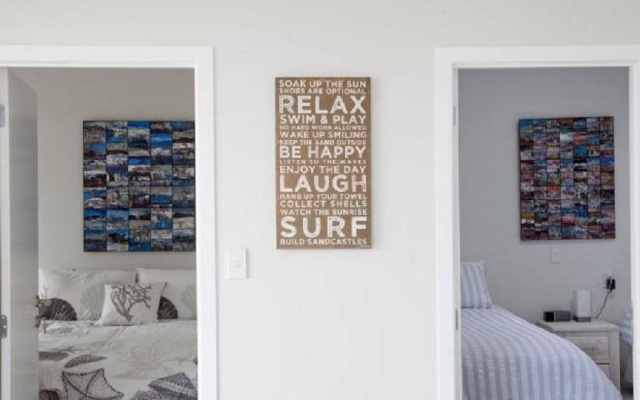 Waiheke Central Apartments – Guest Rooms – Oneroa Bay