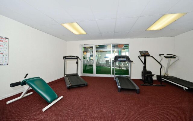 Howard Johnson by Wyndham Benton Harbor/St. Joseph