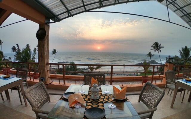 Alcove Beach Resort