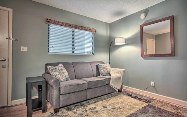 Cozy Downtown Gatlinburg Condo w/ Pool Access