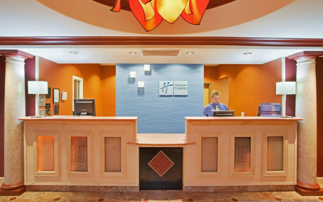 Holiday Inn Express and Suites Modesto by IHG